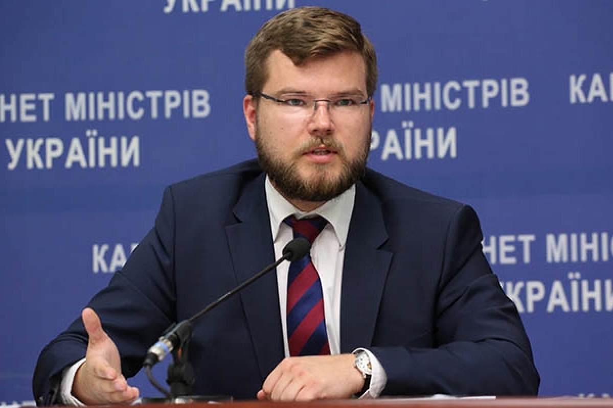 Перезавантаження “Укрзалізниці”: уряд звільнив голову компанії Кравцова